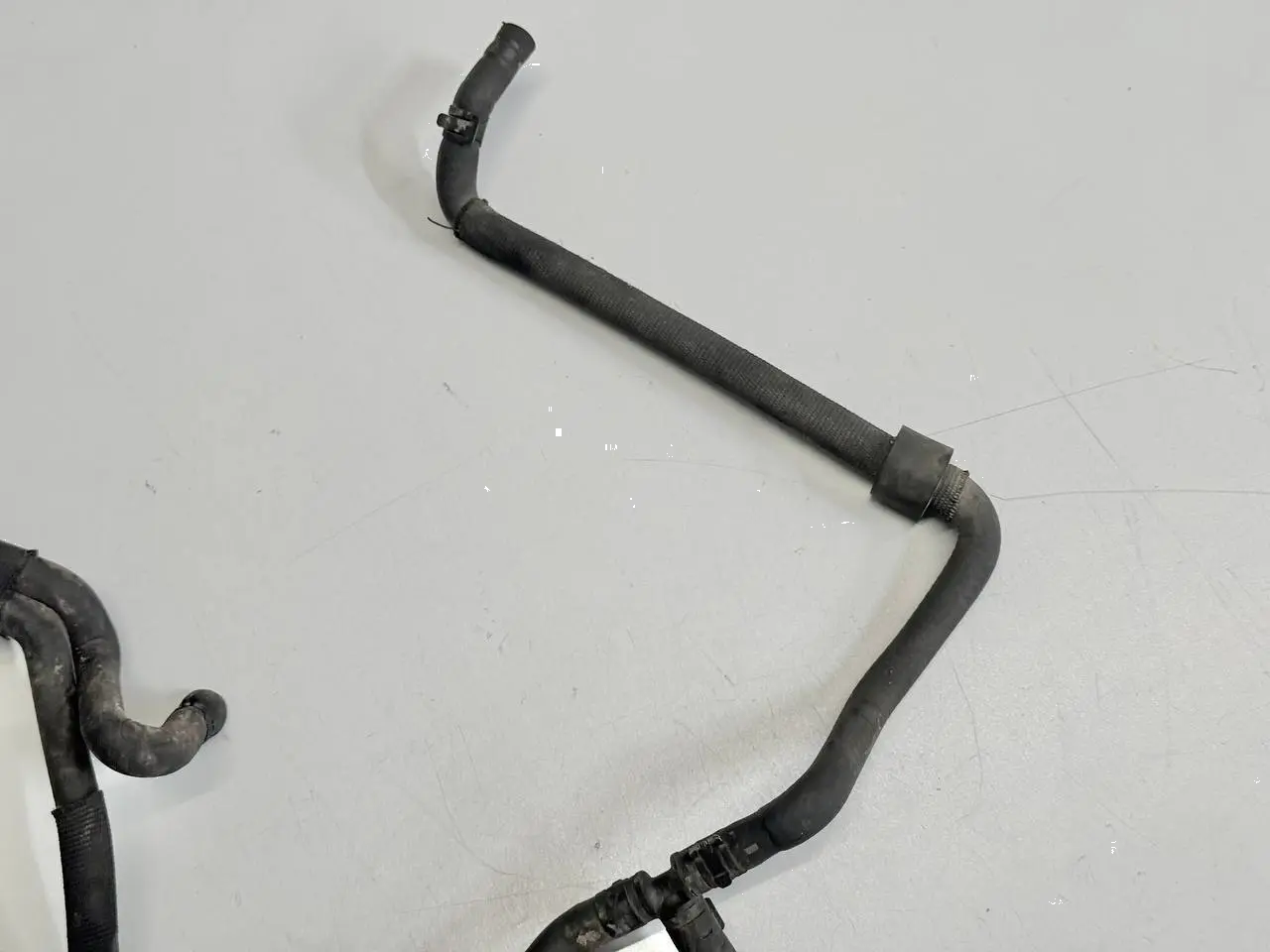 Kühlerschlauch Wasserschlauch Kühlwasserschlauch VW Golf5 1K1 1.4L 1K0122447AD