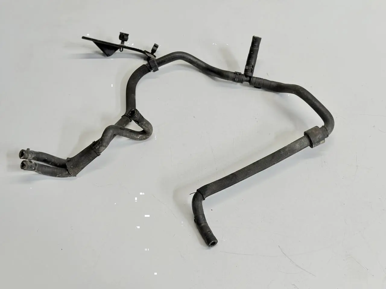 Kühlerschlauch Wasserschlauch Kühlwasserschlauch VW Golf5 1K1 1.4L 1K0122447AD