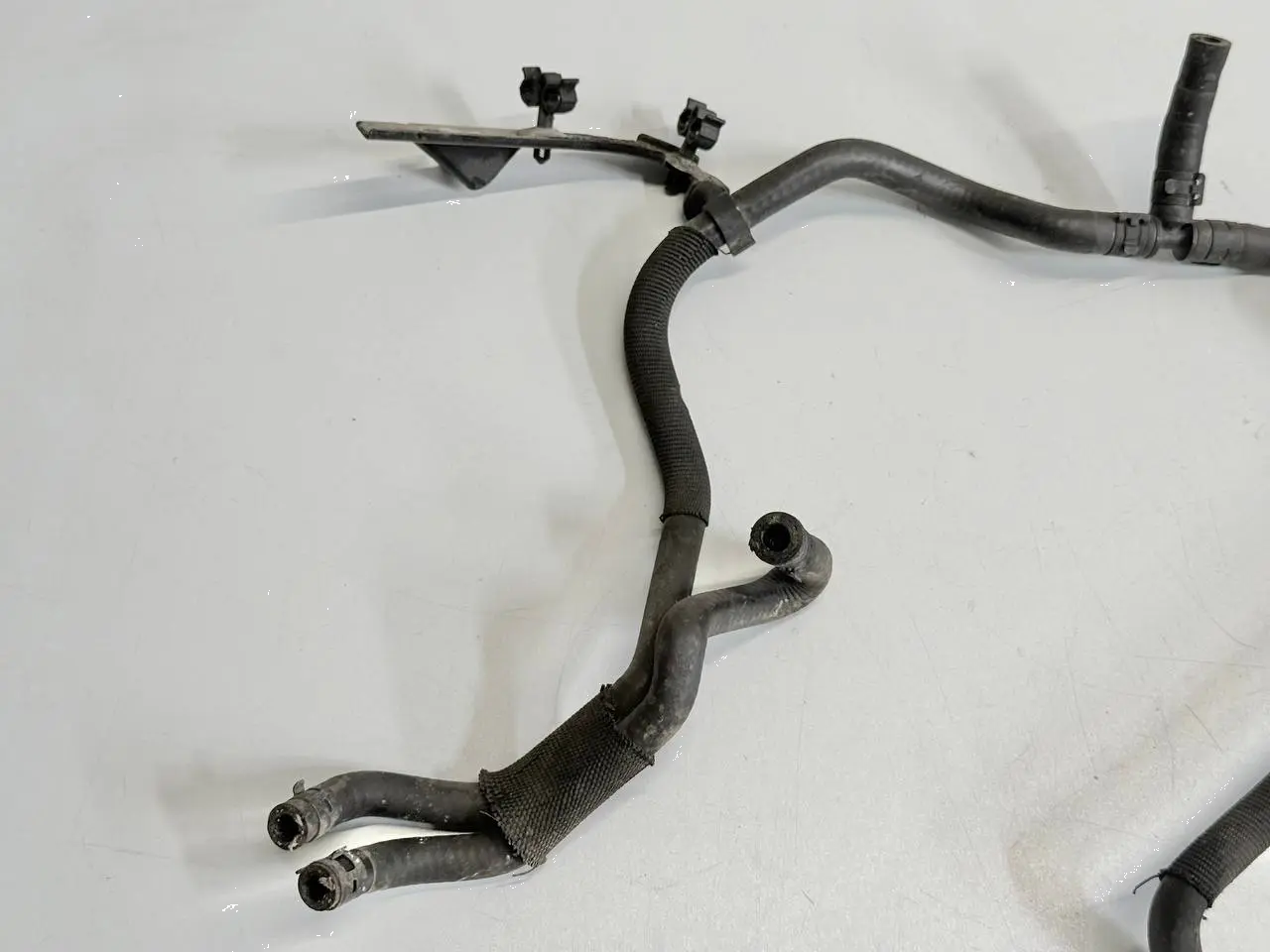 Kühlerschlauch Wasserschlauch Kühlwasserschlauch VW Golf5 1K1 1.4L 1K0122447AD