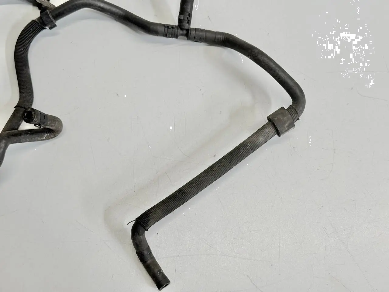 Kühlerschlauch Wasserschlauch Kühlwasserschlauch VW Golf5 1K1 1.4L 1K0122447AD
