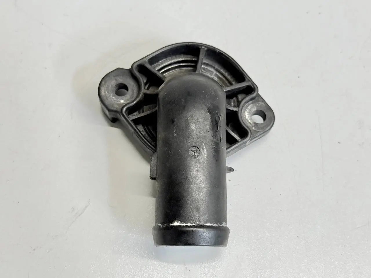 Thermostatgehäuse Kühlmittelflansch Golf5 1K1 1.4L VW Golf5 1K1 1.4L 032121121