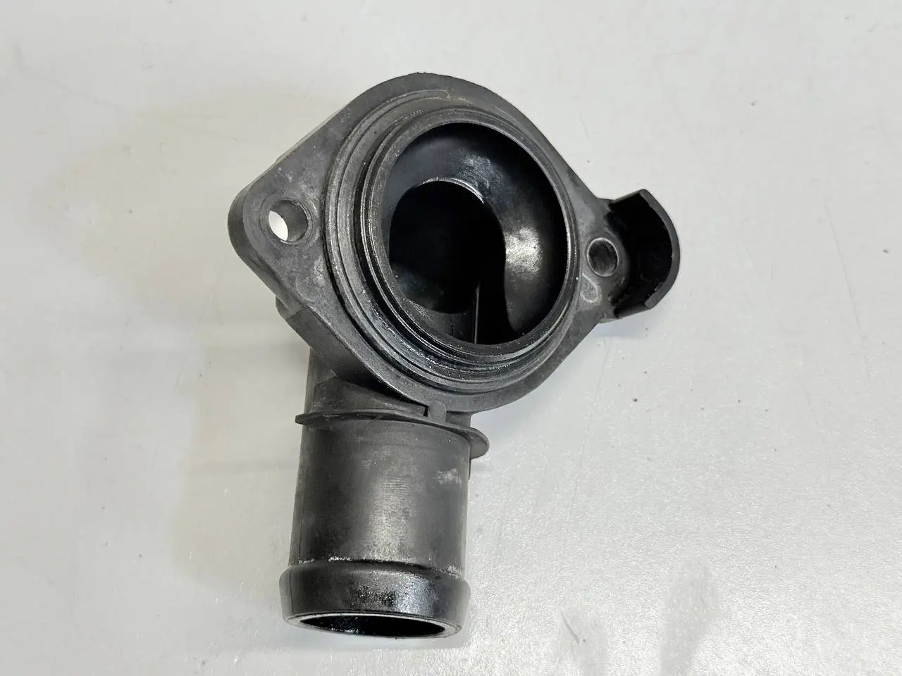Thermostatgehäuse Kühlmittelflansch Golf5 1K1 1.4L VW Golf5 1K1 1.4L 032121121