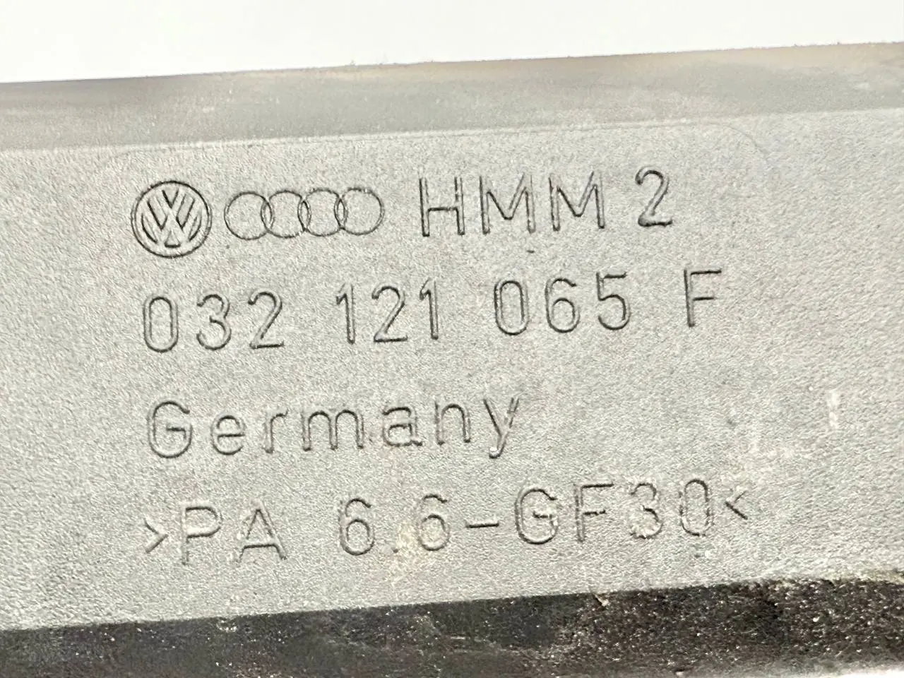 Kühlmittelrohrleitung Thermostatgehäuse VW New Beetle 1C1 1.4 2004 032121065F