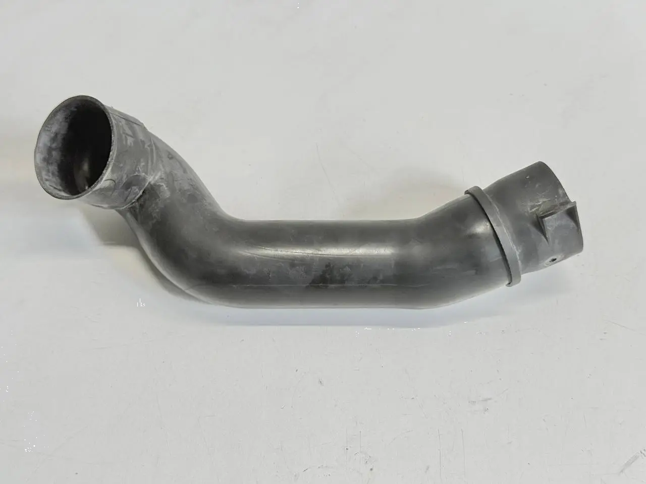 Ansaugstutzen Ansaugrohr Luftrohr für New VW New Beetle 1C1 1.4 2004 1C0129752