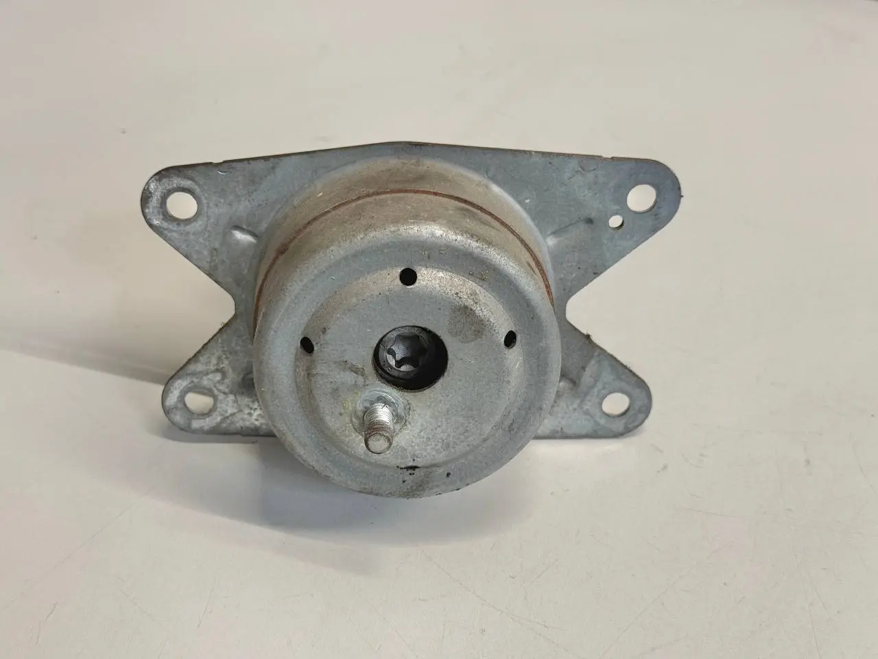 Motorlagerbefestigung, Motorlager Halterung ASTRA-H 1.6 DOHC 2007 90538543