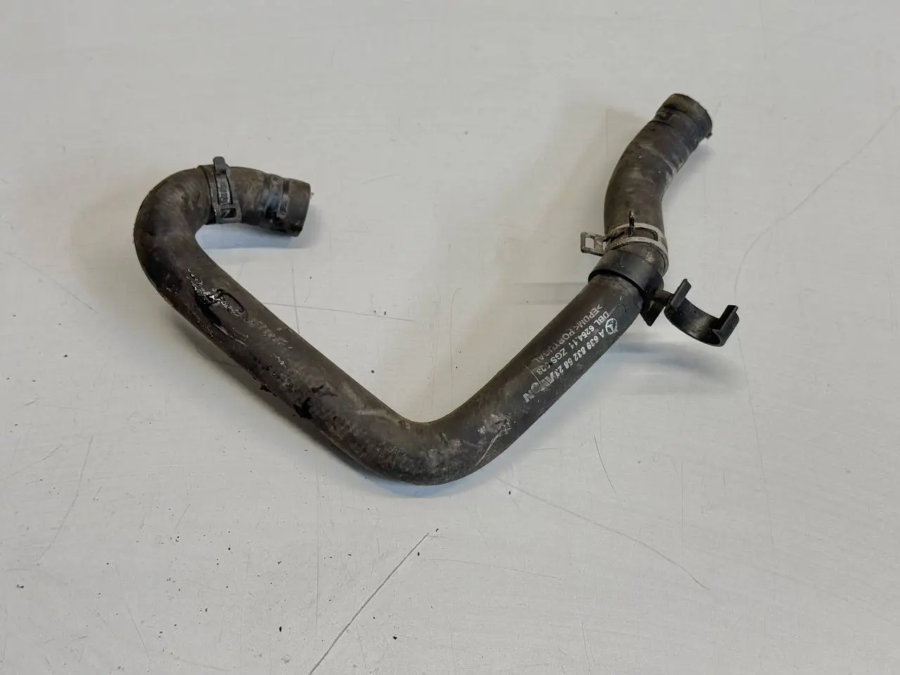 Kühlleitung Kühlschlauch Leitung Mercedes Vito W639 111 2009 A6398325823