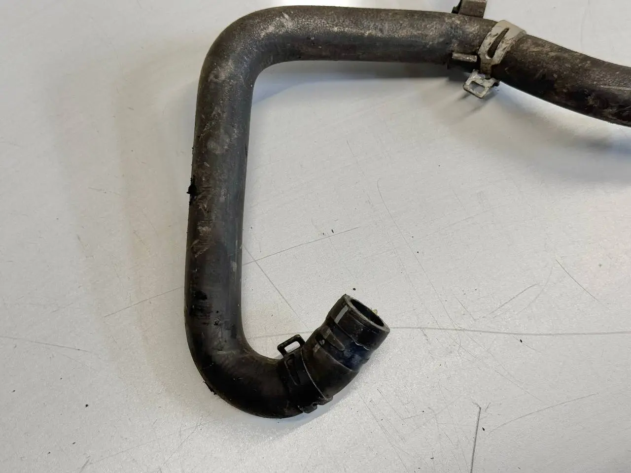 Kühlleitung Kühlschlauch Leitung Mercedes Vito W639 111 2009 A6398325823