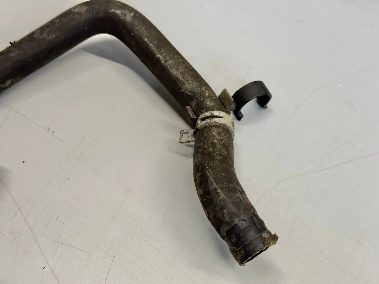 Kühlleitung Kühlschlauch Leitung Mercedes Vito W639 111 2009 A6398325823