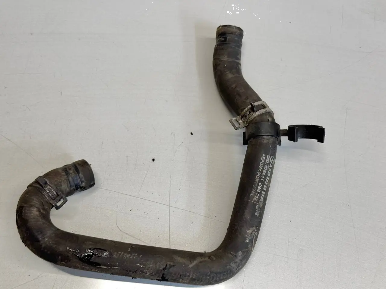 Kühlleitung Kühlschlauch Leitung Mercedes Vito W639 111 2009 A6398325823