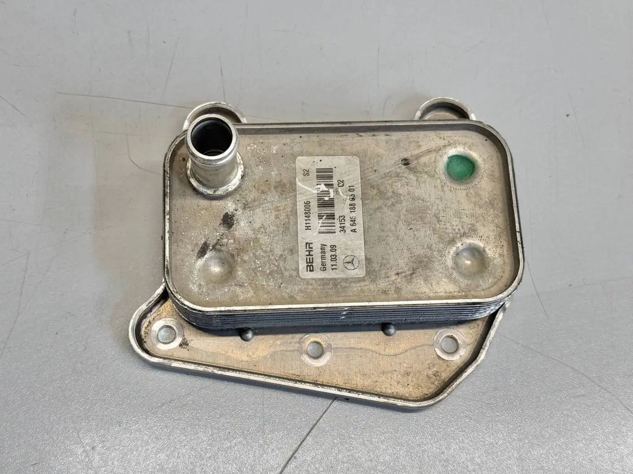 Ölkühler Wärmetauscher Kühler für Mercedes Benz Vito W639 111 2009 A6461880301