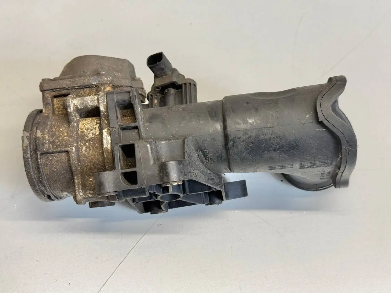 Drosselklappe ANSAUGLUFTDROSSEL Mercedes Benz Vito W639 111 2009 A6460901370