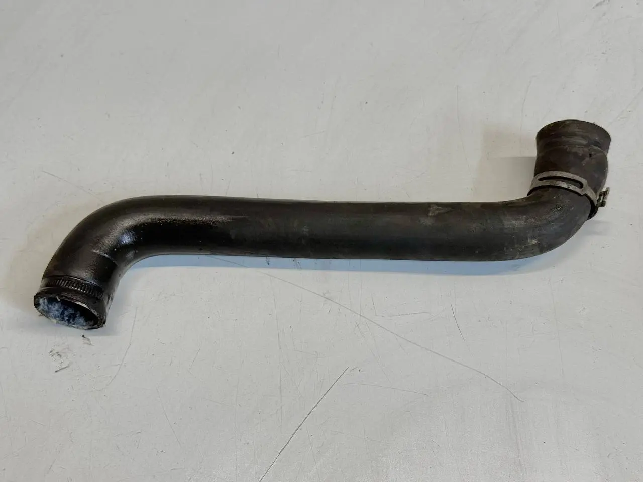 Kühlwasserschlauch Rohr für Benz Mercedes Benz Vito W639 111 2009 A6395014382