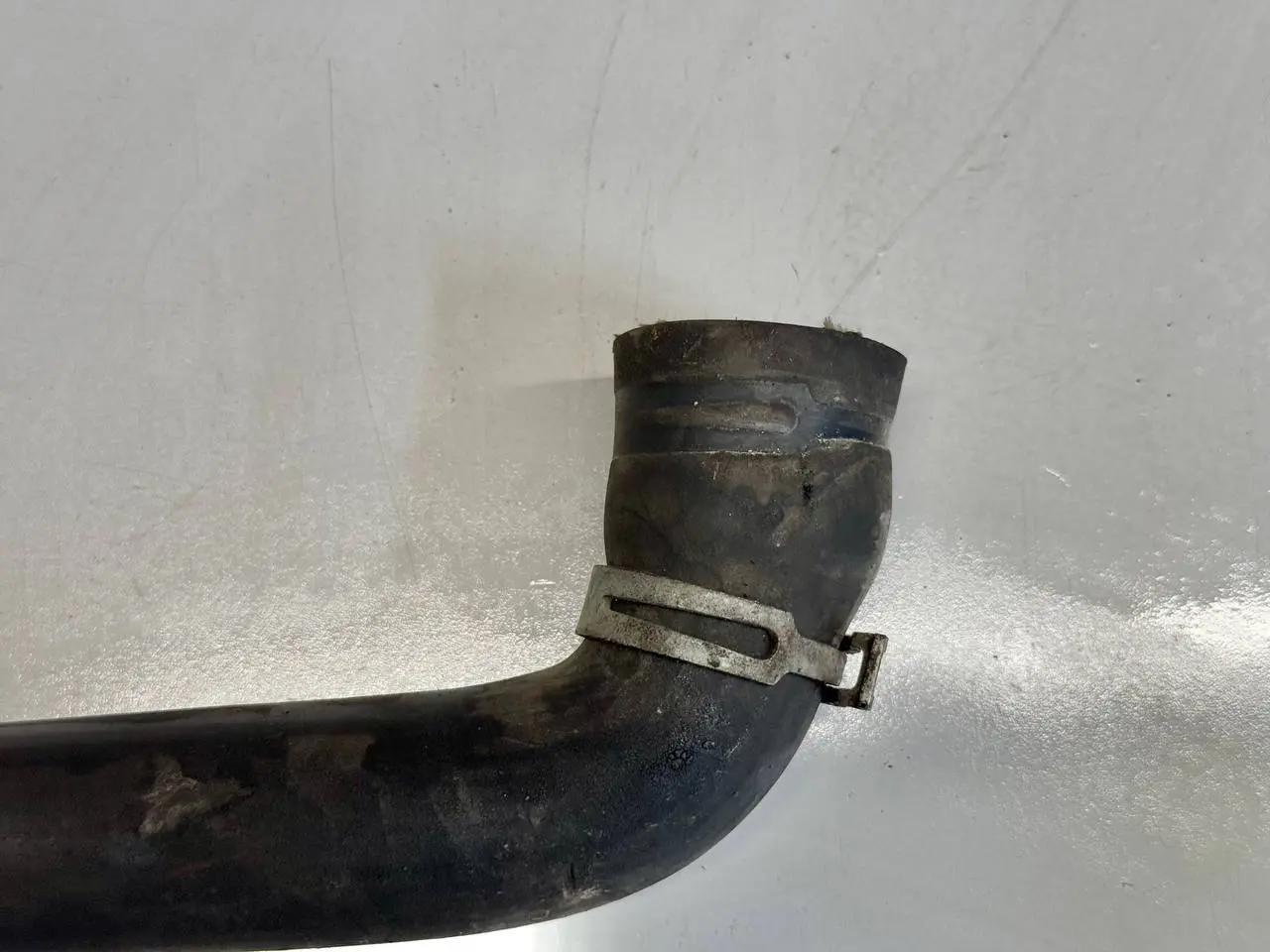 Kühlwasserschlauch Rohr für Benz Mercedes Benz Vito W639 111 2009 A6395014382