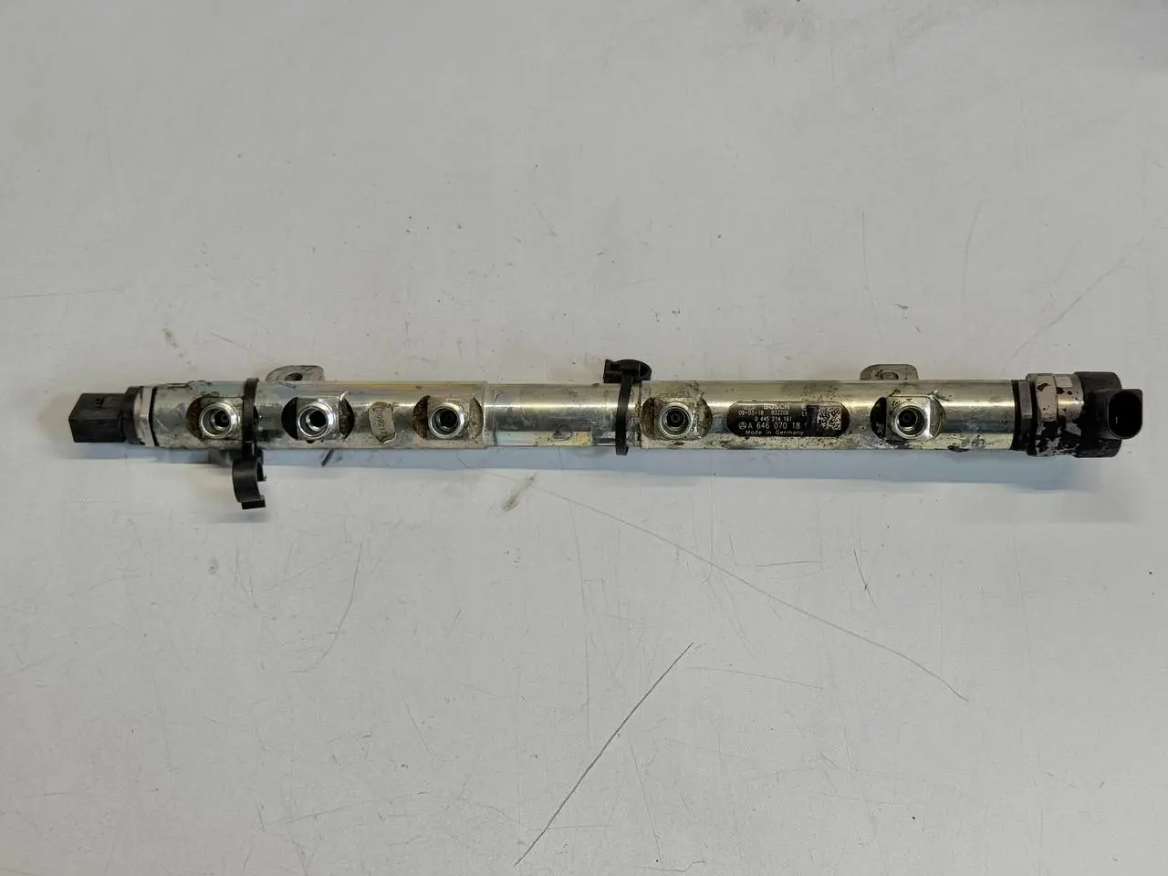 Kraftstoffdruckregler Benz Vito Mercedes Benz Vito W639 111 2009 A6460701895