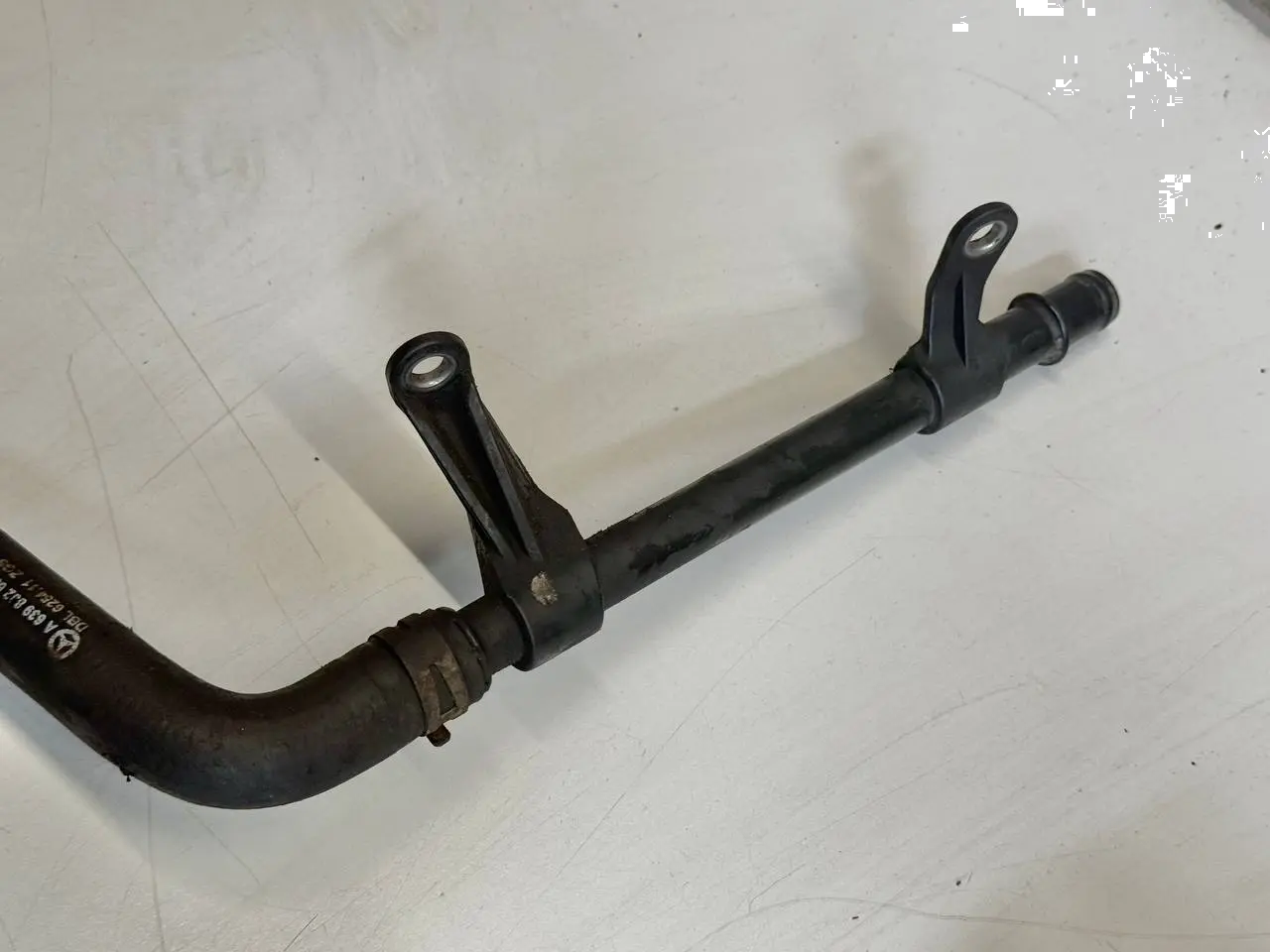 Kühlwasser Rohr Schlauch Leitung Mercedes Benz Vito W639 111 2009 A6398306315