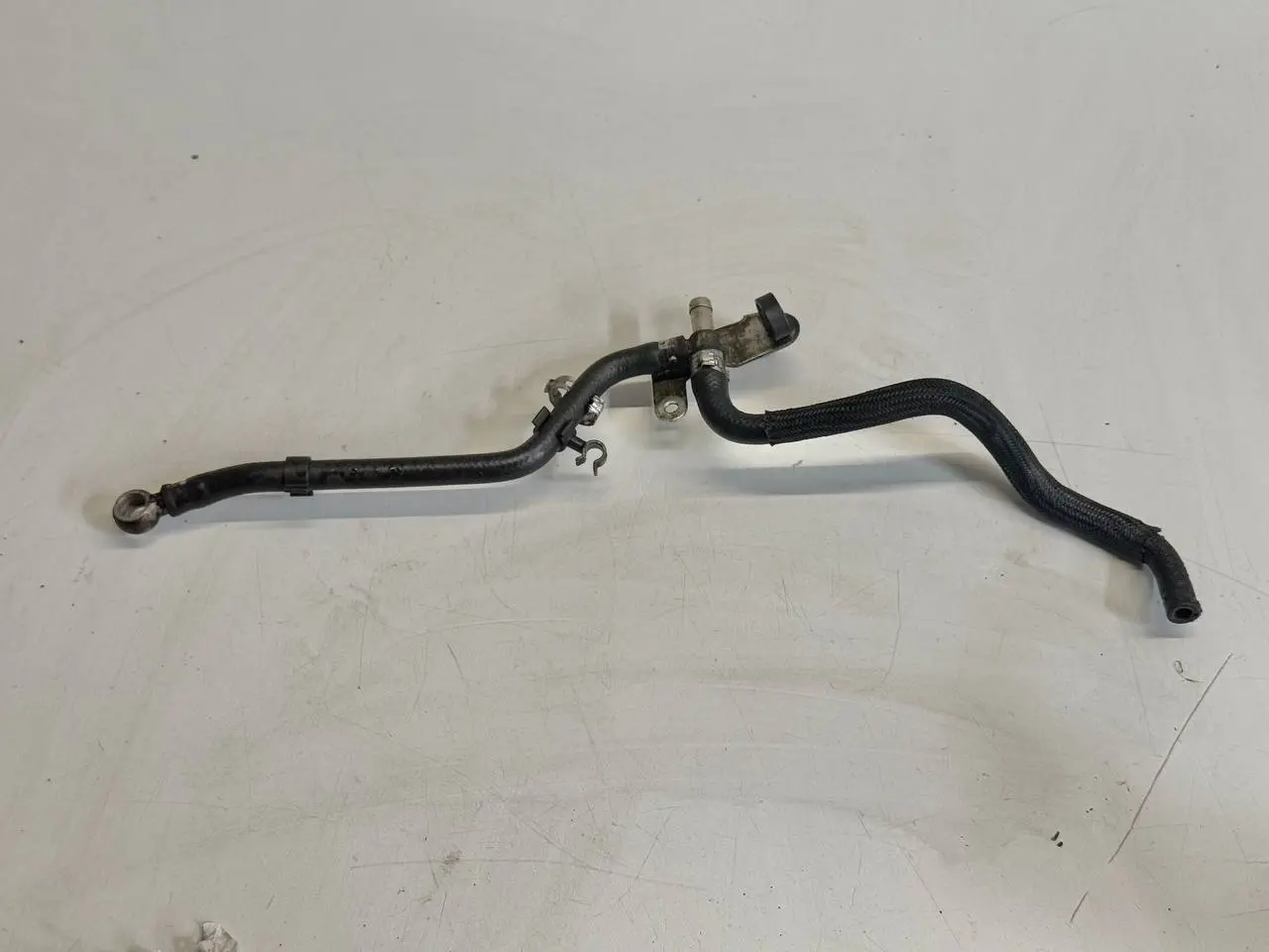 Kraftstoffleitung Schlauch Rohr Verteilerleitung Vito W639 111 2009 A6460781381