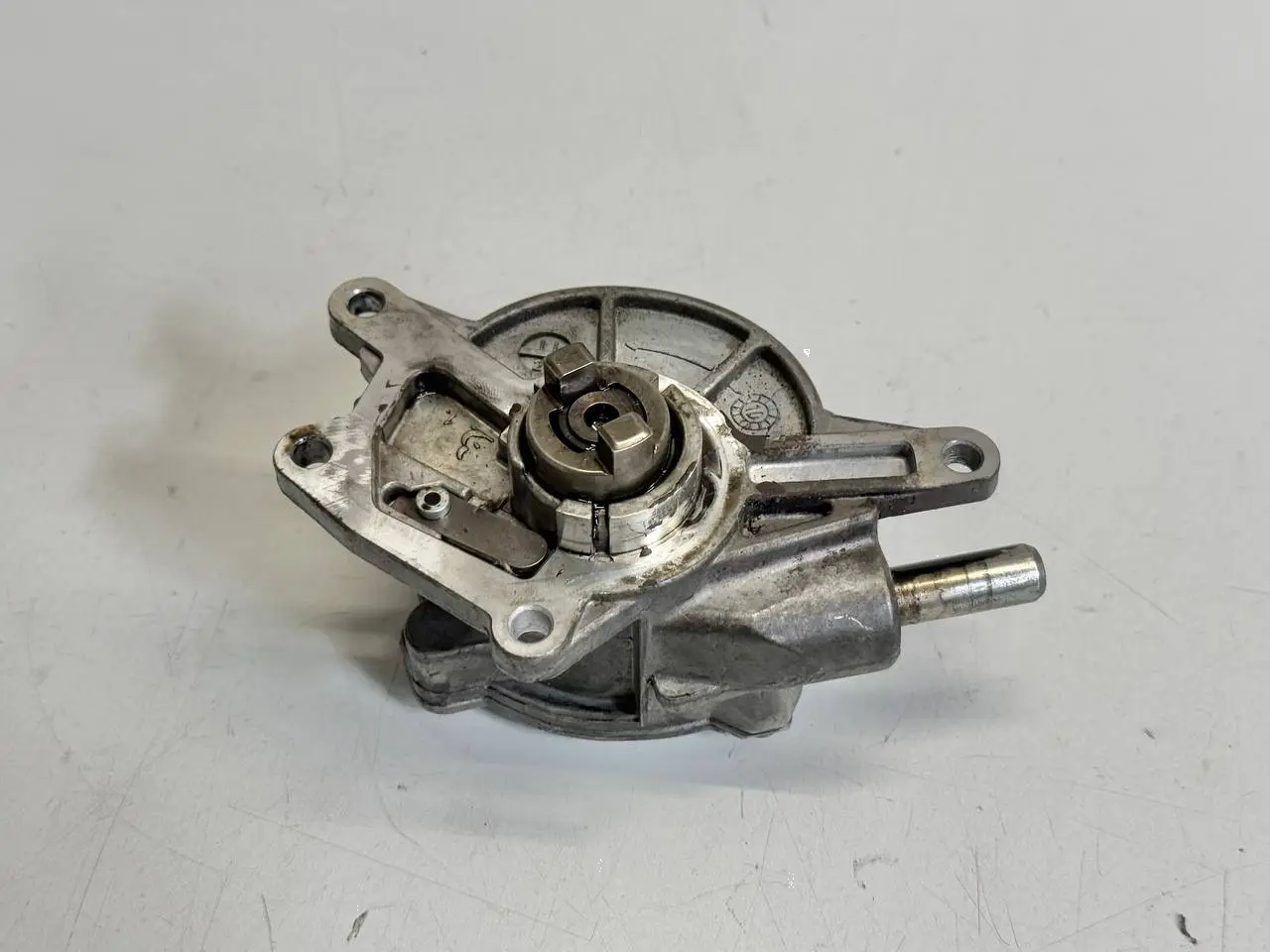 Vakuumpumpe Unterdruckpumpe für Mercedes W212 E-Klasse A6422300165
