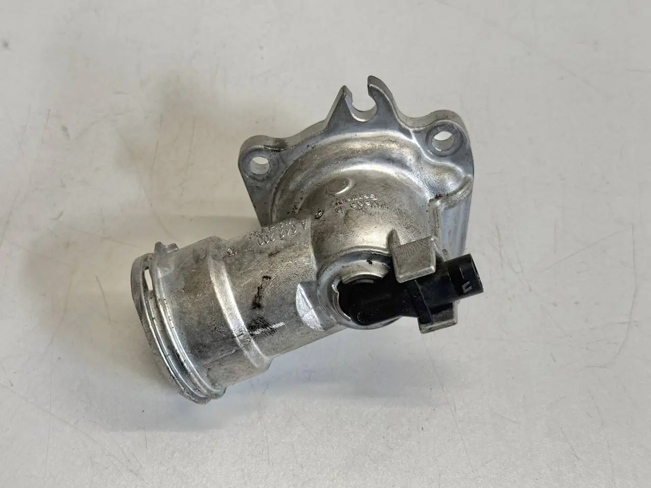 Kühlmittelthermostat Gehäuse Ventil E-Klasse Benz W212 E-Klasse 2010 A6422002215