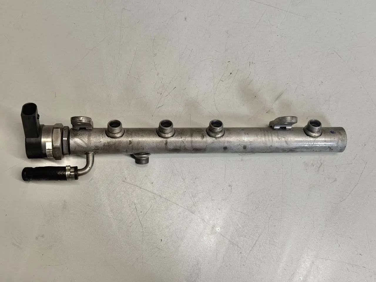 Hochdruck Drucksensor Einspritzleitung Kraftstoffverteiler E-Klasse A6420700146