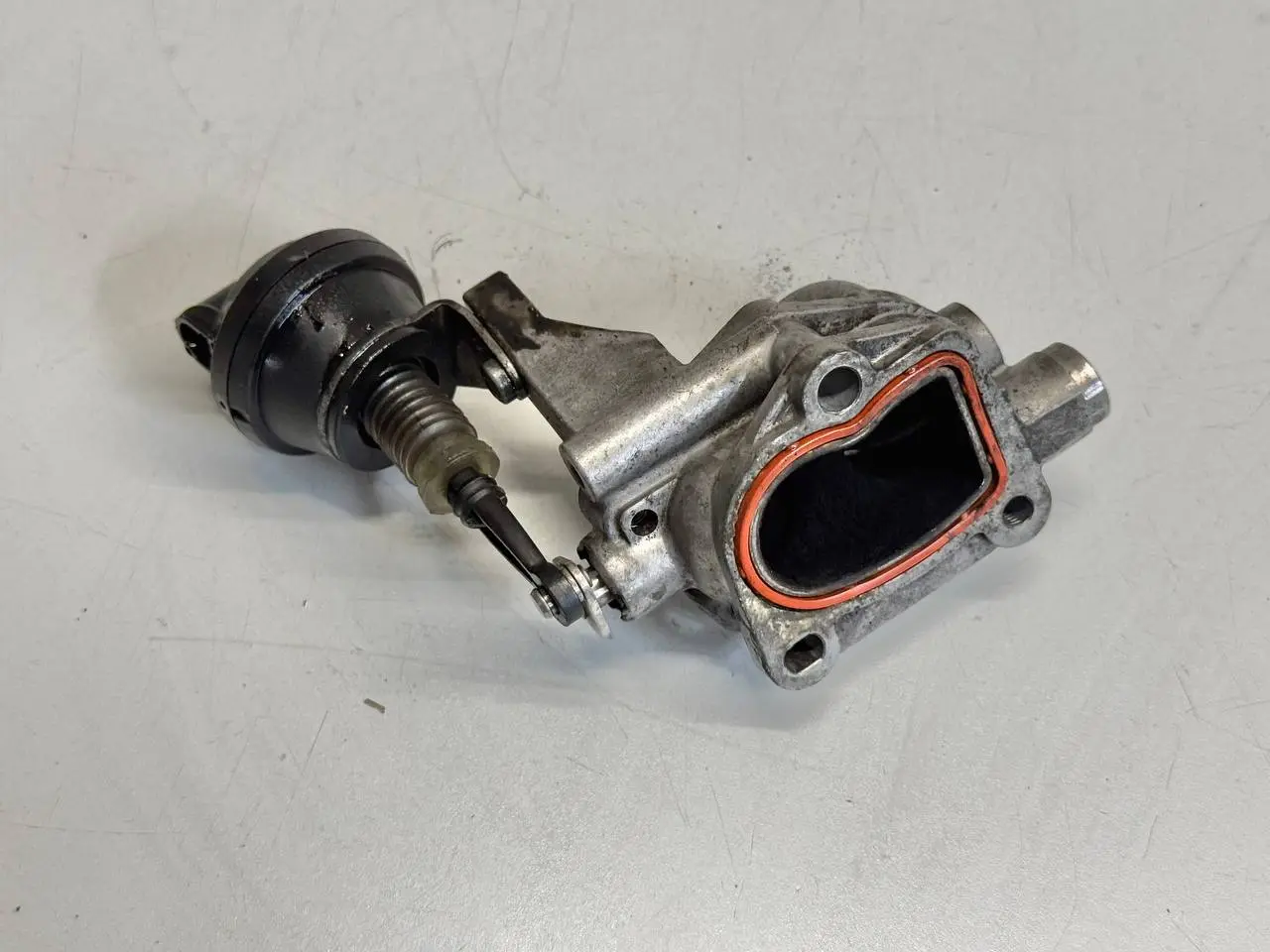 AGR Ventil EGR Ventil für E-Klasse Benz W212 E-Klasse 2010 A642140