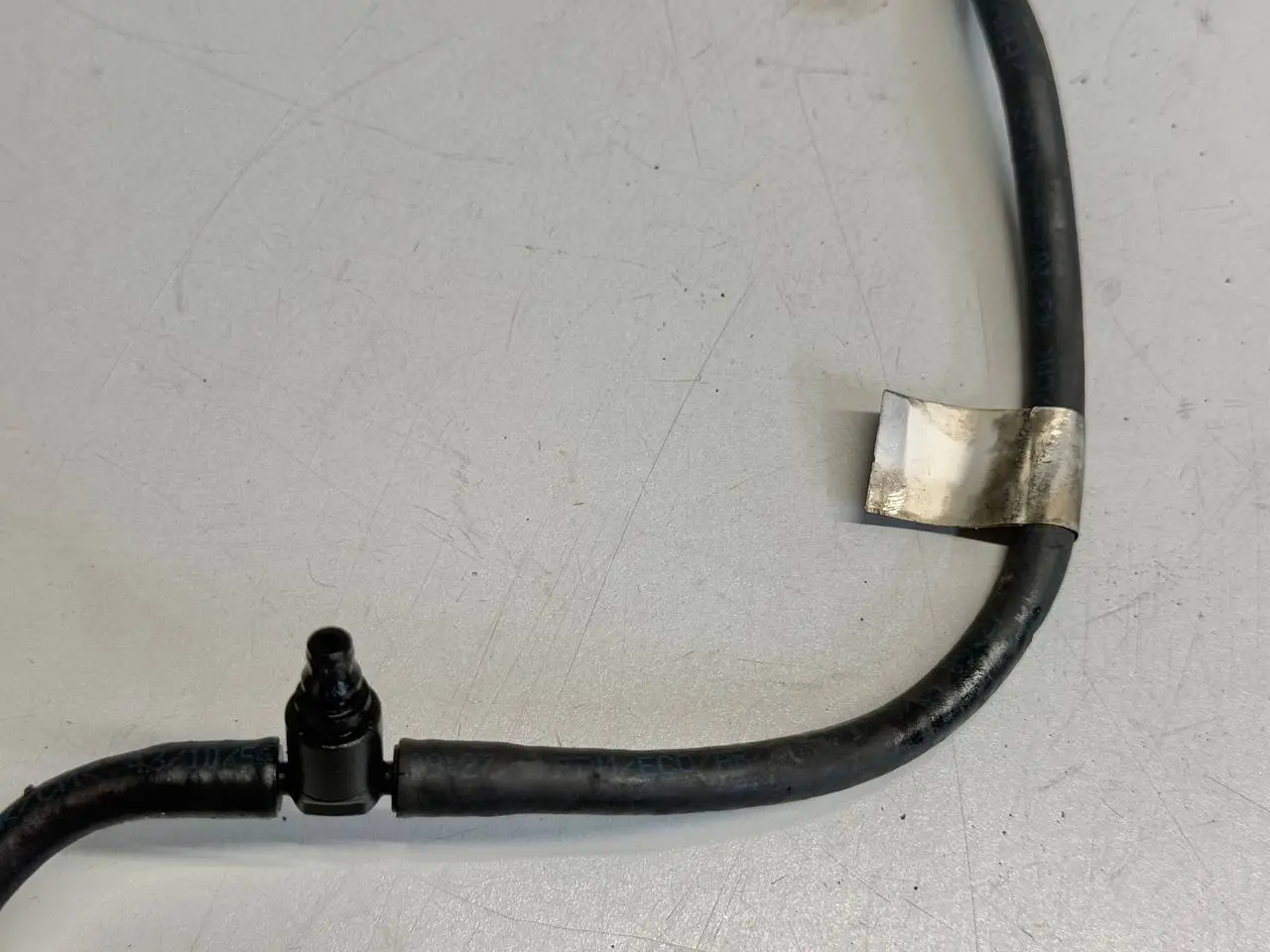 Kraftstoffleitung Leckölleitung Benz W212 E-Klasse 2010 A6420707832