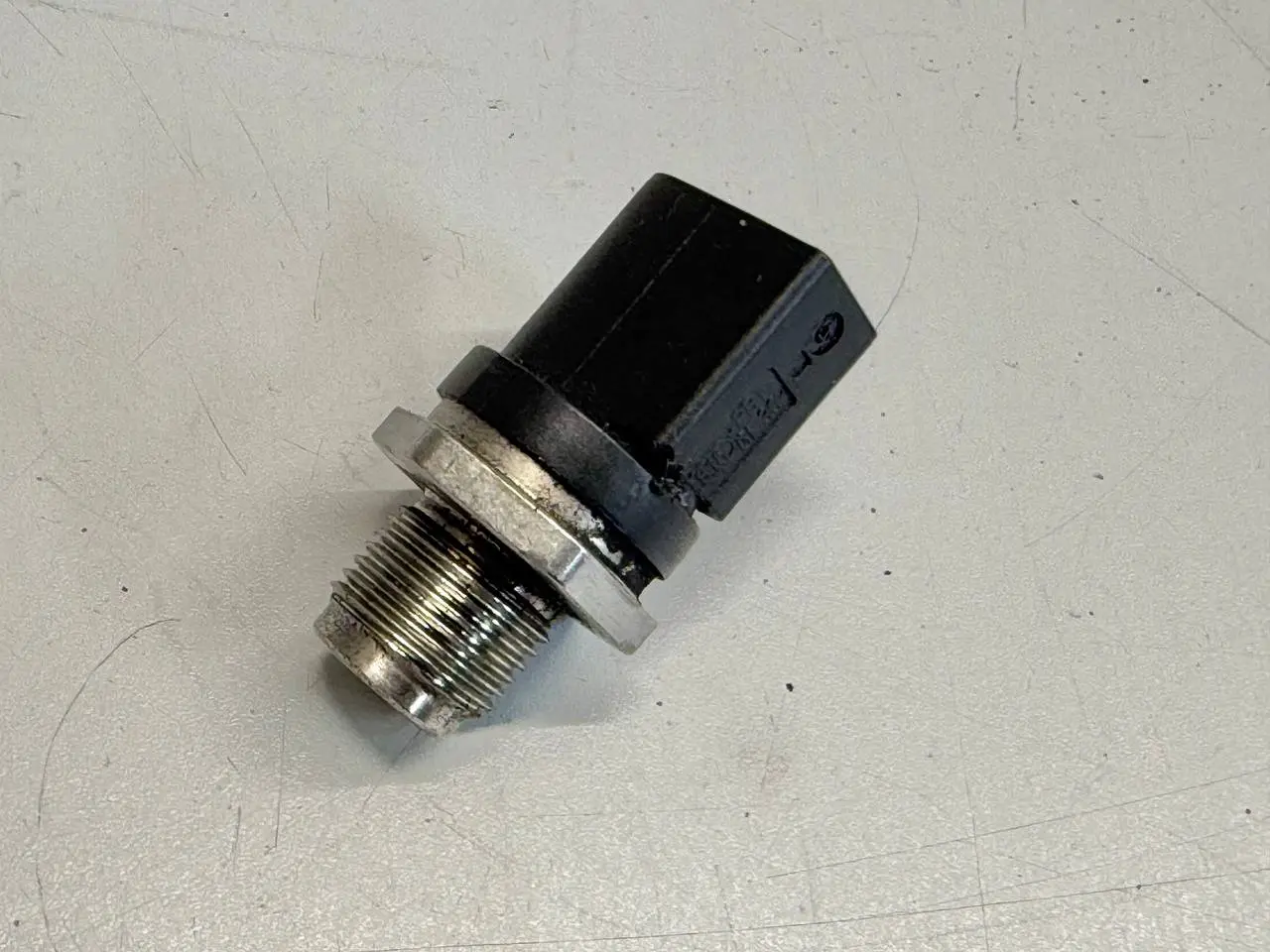 Kraftstoffdrucksensor Einspritzleiste Benz W212 E-Klasse 2010 A0061537828