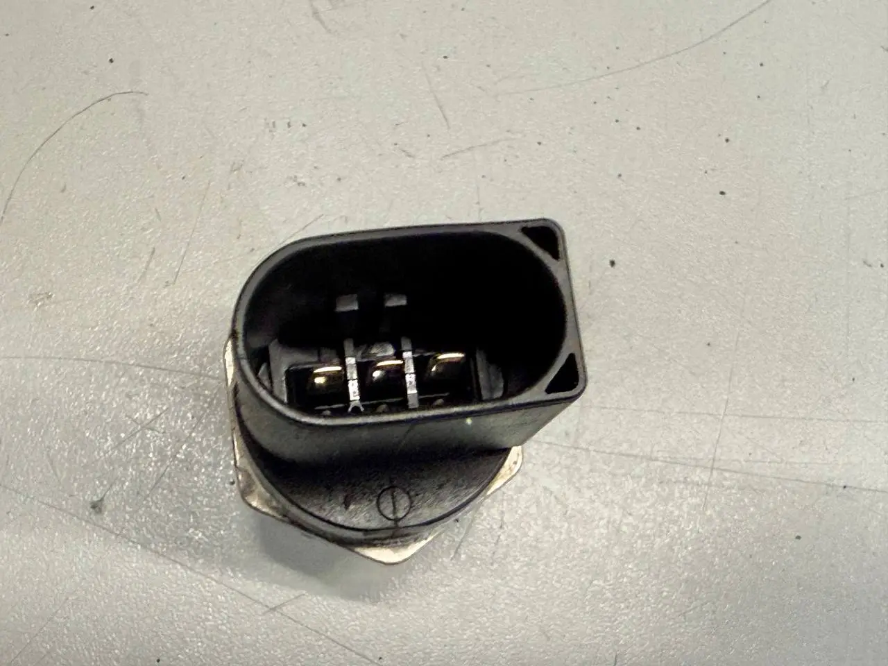 Kraftstoffdrucksensor Einspritzleiste Benz W212 E-Klasse 2010 A0061537828