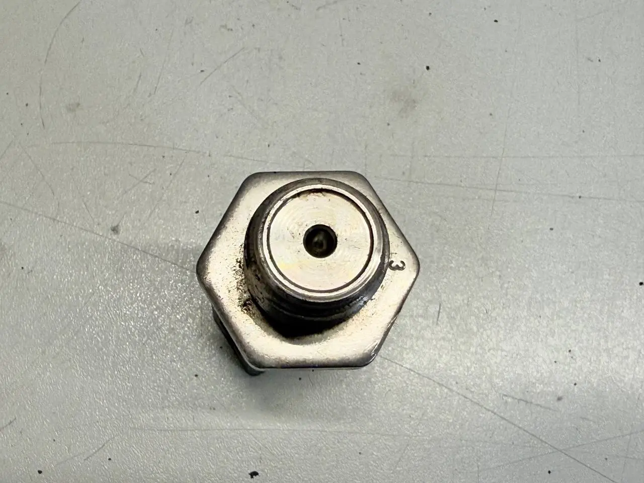 Kraftstoffdrucksensor Einspritzleiste Benz W212 E-Klasse 2010 A0061537828