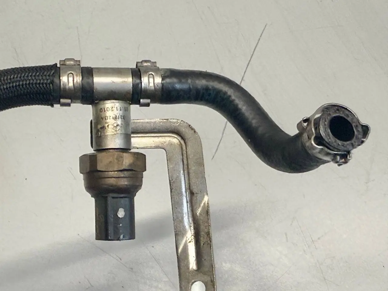 Railsensor Drucksensor Kraftstoffleitung Benz W212 E-Klasse 2010 A6420785381