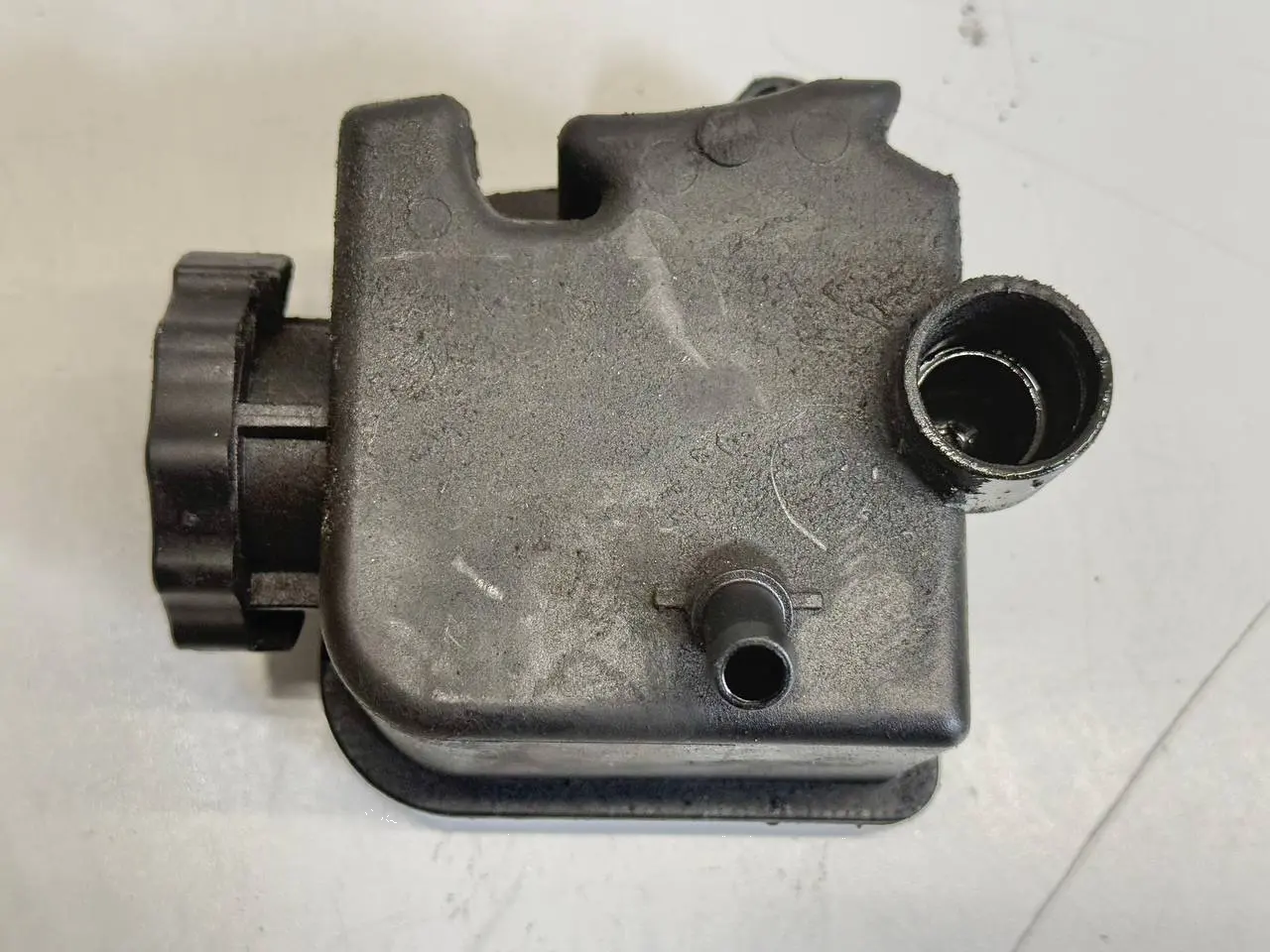 Servoölbehälter Ausgleichsbehälter Mercedes BENZ CLK 320 1999 W208 A0004600183