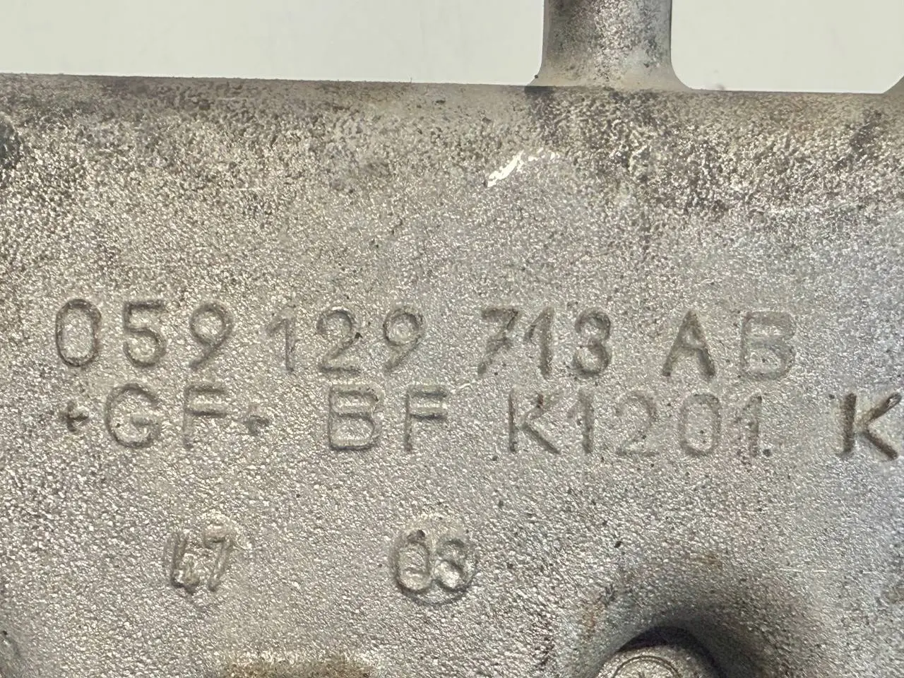 Ansaugkrümmer Ansaugrohr links für Audi A6 Avant 4B5 TDI 2.5L 2002 059129713AB