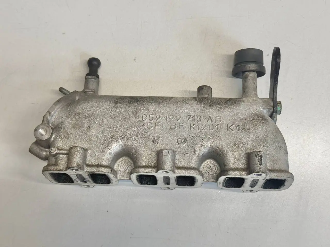 Ansaugkrümmer Ansaugrohr links für Audi A6 Avant 4B5 TDI 2.5L 2002 059129713AB