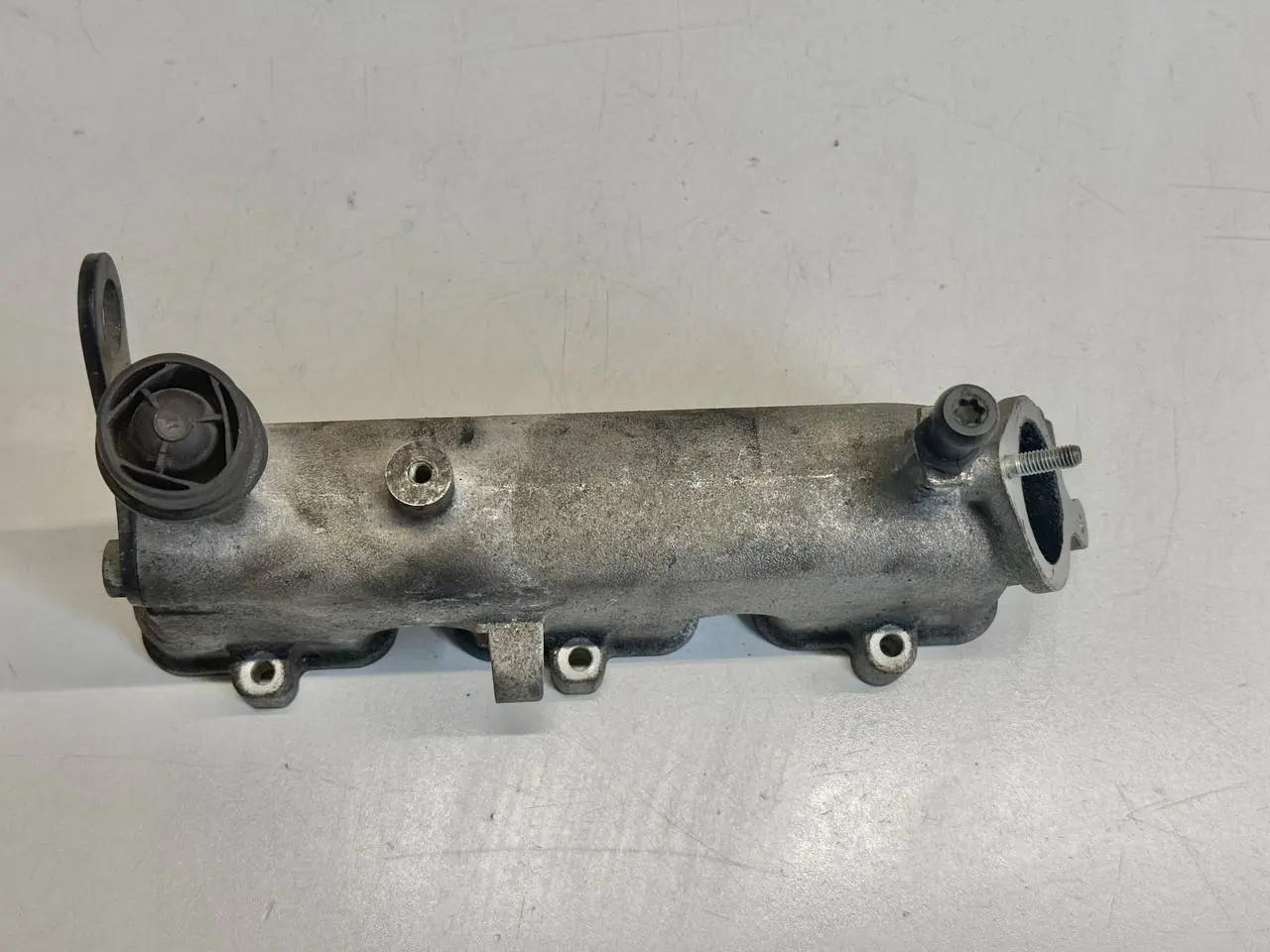 Ansaugkrümmer Ansaugrohr links für Audi A6 Avant 4B5 TDI 2.5L 2002 059129713AB