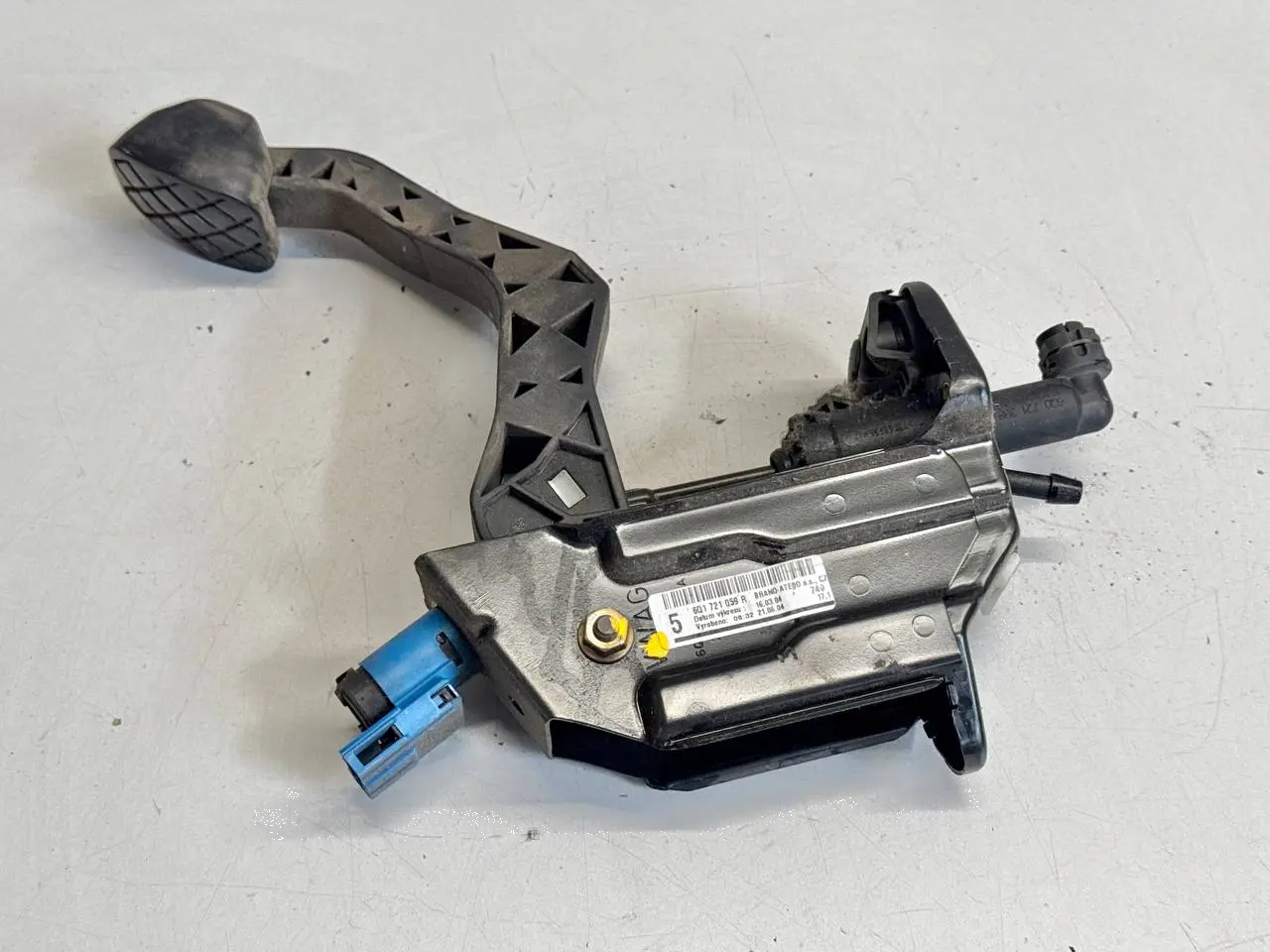 Kupplungspedal Pedaleinheit mit Geberzylinder VW Polo 9N1 1,2L 2002 6Q1721059R