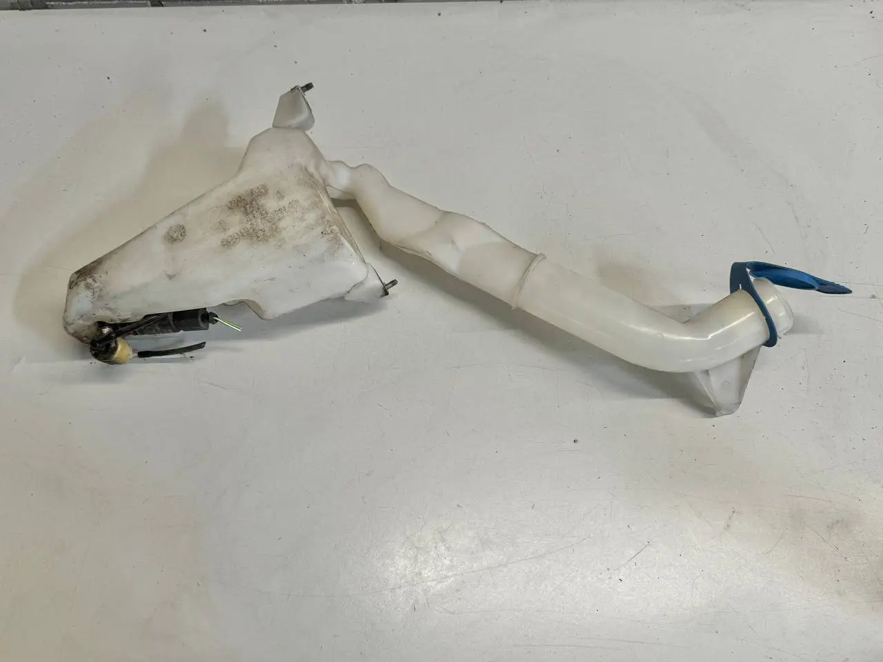 Scheibenwaschwasserbehälter mit Pumpe Seat Ibiza 1.2 2008 600955453N