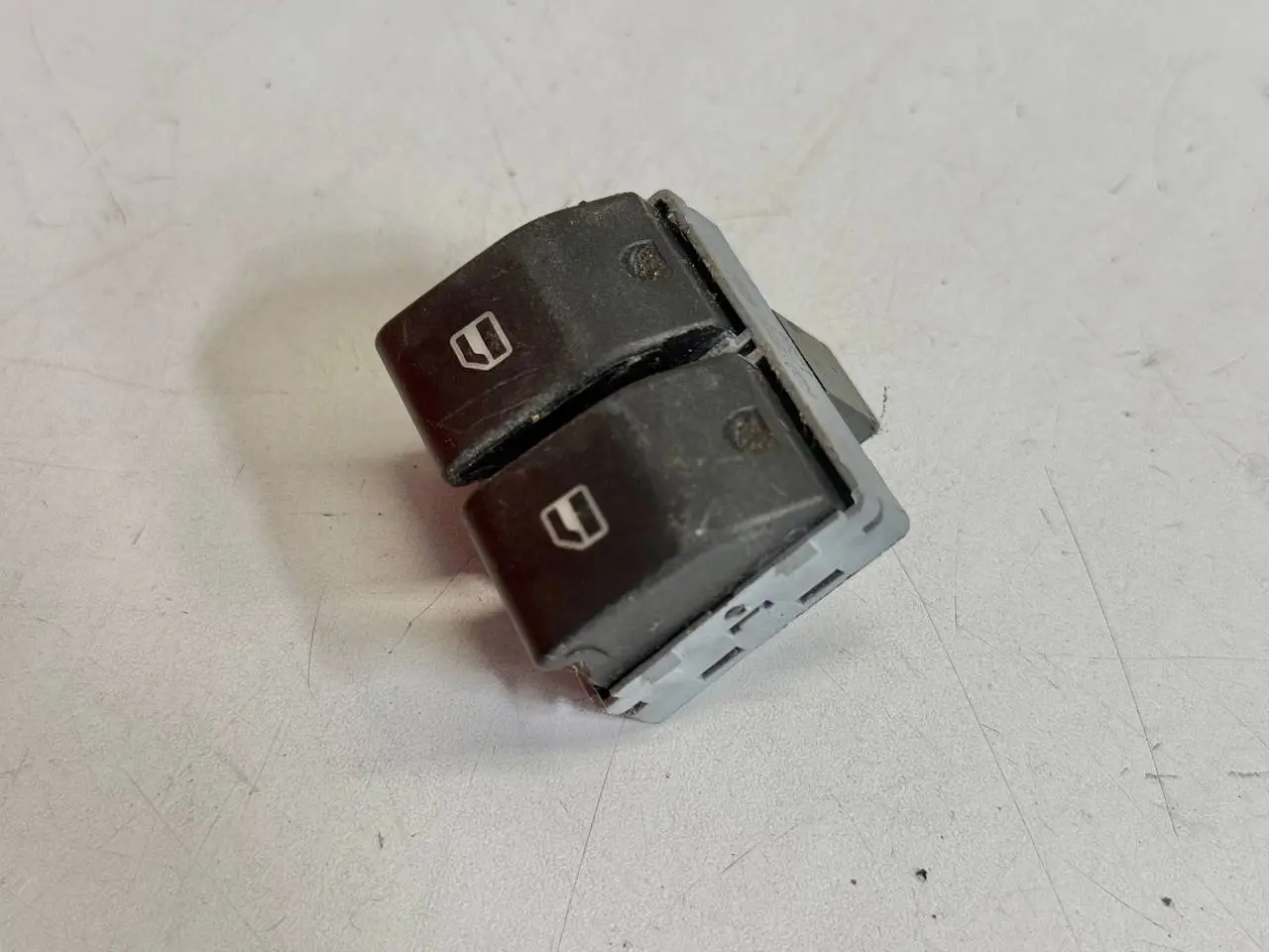 Fensterheberschalter Schalter Taster Polo 9N1 VW Polo 9N1 1,2L 2002 6Q0959858