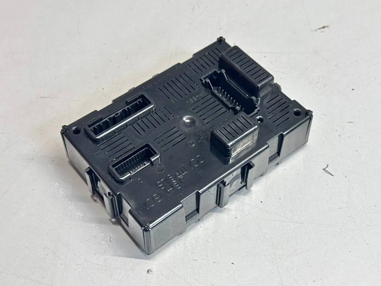 Steuergerät Zentralelektrik Elektronikmodul Modus 8201054128