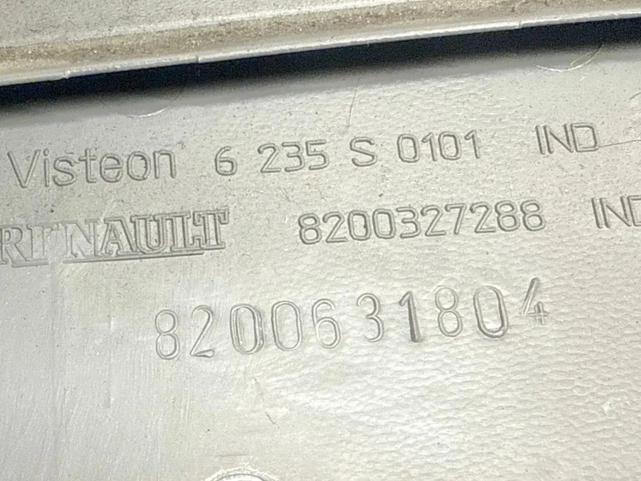 Verkleidung und Abdeckung des Renault Modus 1,5 dCi 2012 6235S0101