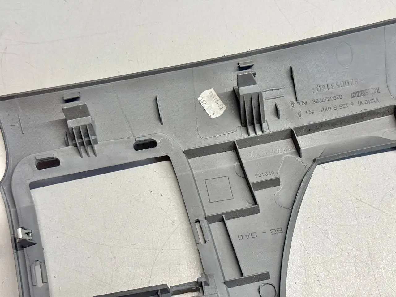 Verkleidung und Abdeckung des Renault Modus 1,5 dCi 2012 6235S0101