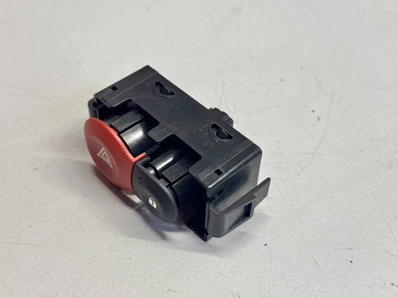Warnblinkschalter Renault Modus 1,5 dCi 2012 E3160101