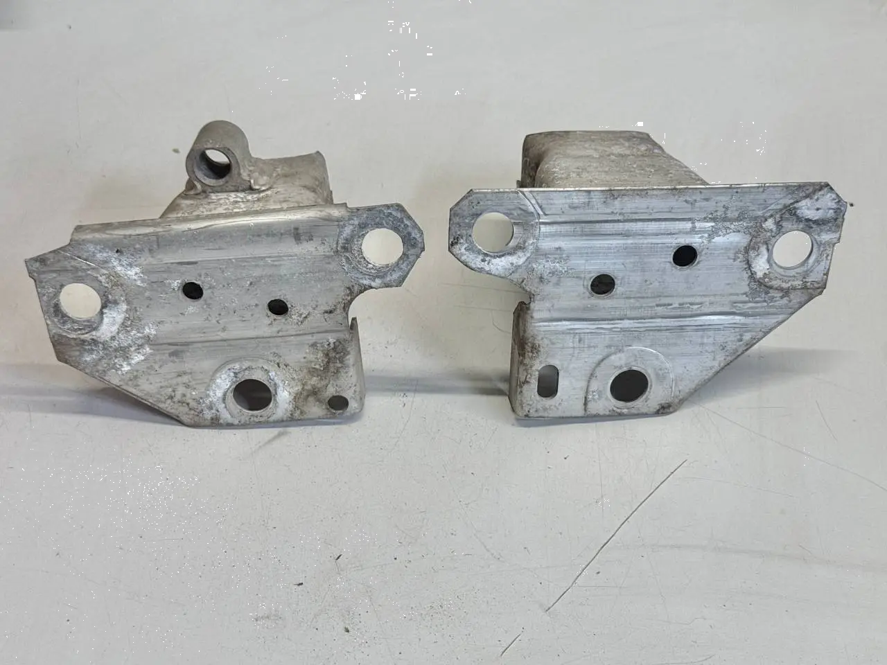 Stoßstangenhalter vorne rechts, Renault Modus 1,5 dCi 2012 8200834853