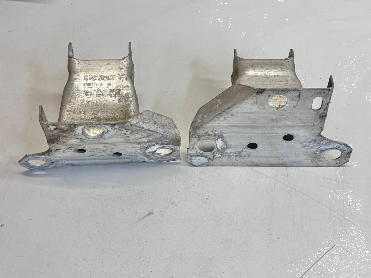 Stoßstangenhalter vorne rechts, Renault Modus 1,5 dCi 2012 8200834853