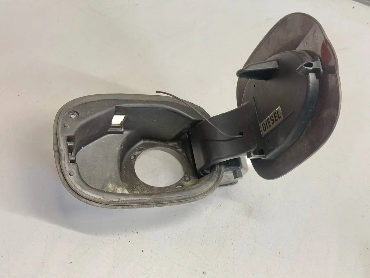 Tankklappe Tankdeckel Verschluss Renault Modus 1,5 dCi 2012 8200213437