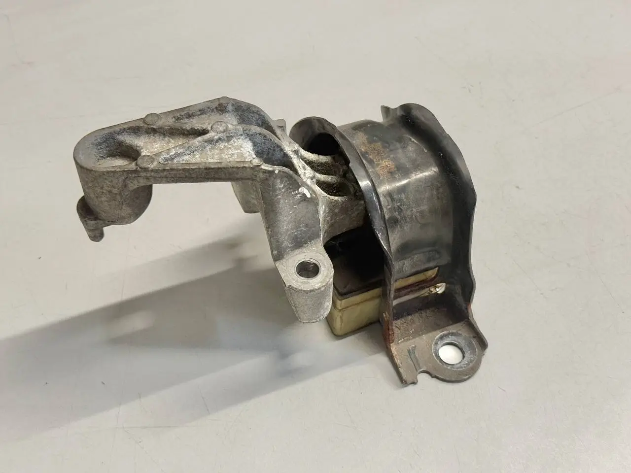 Motorlagerung Motorlager Motoraufhaengung Renault Modus 1,5 dCi 2012 112104344R