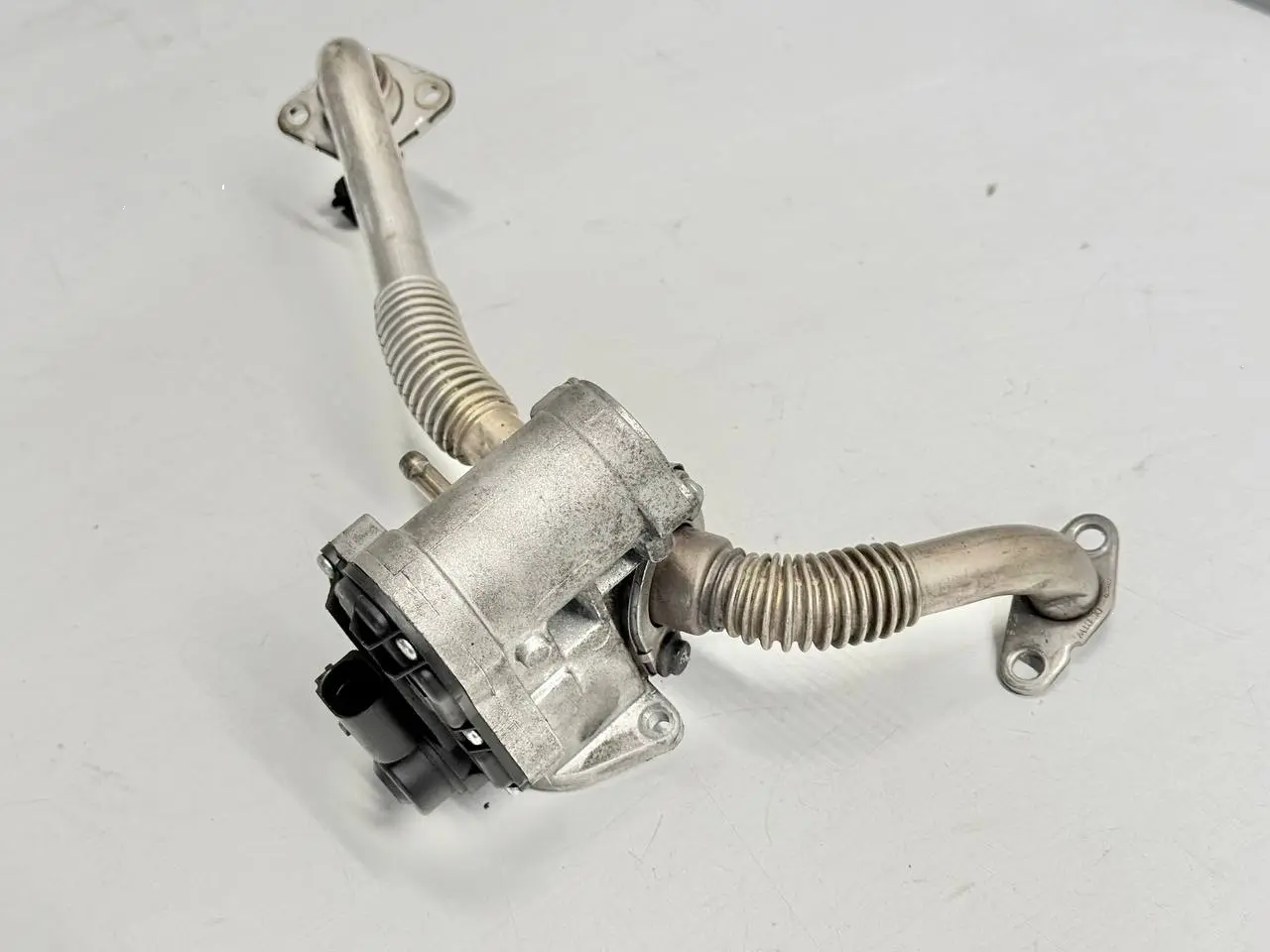 AGR-Rohr Abgasrohr Verbindungsleitung Passat VW Passat 3C 2.0l FSI 03C131521T