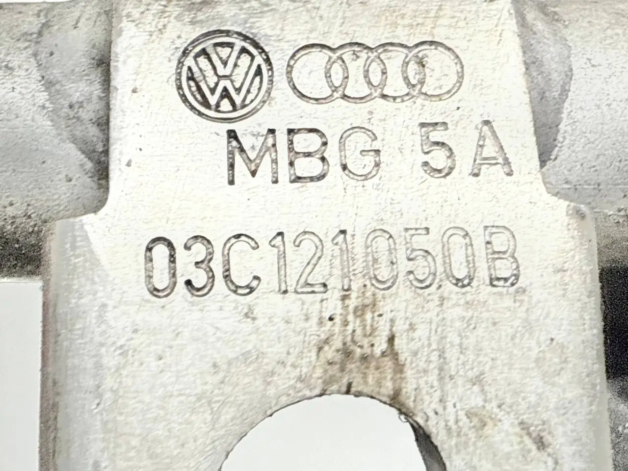 Kühlschlauch Heizungsschlauch VW Golf Plus 2005 5M1 1,6 FSI 03C121050B