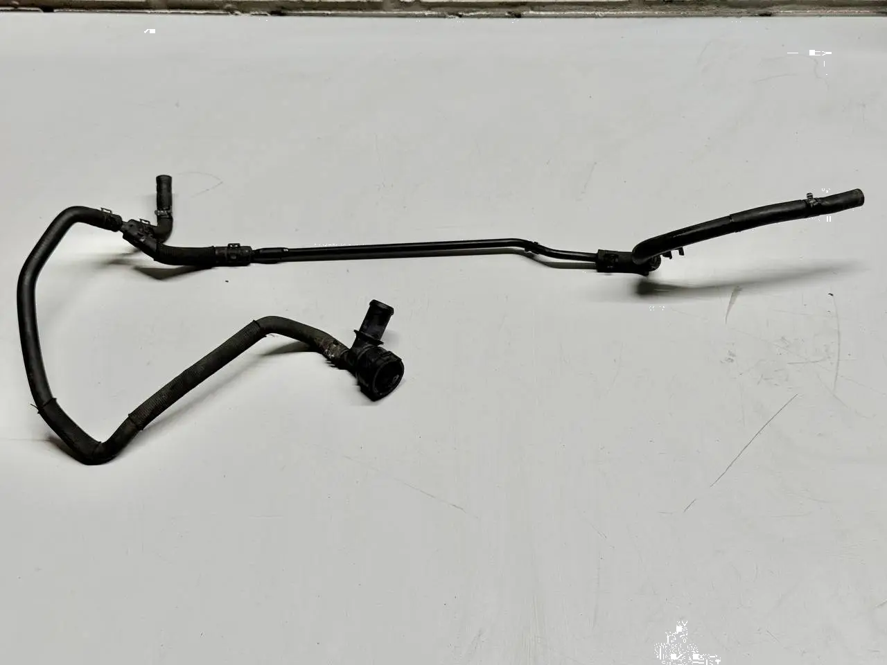 Kühlmittelschlauch Kühlwasserschlauch VW Golf Plus 2005 5M1 1,6 FSI 1K0122447