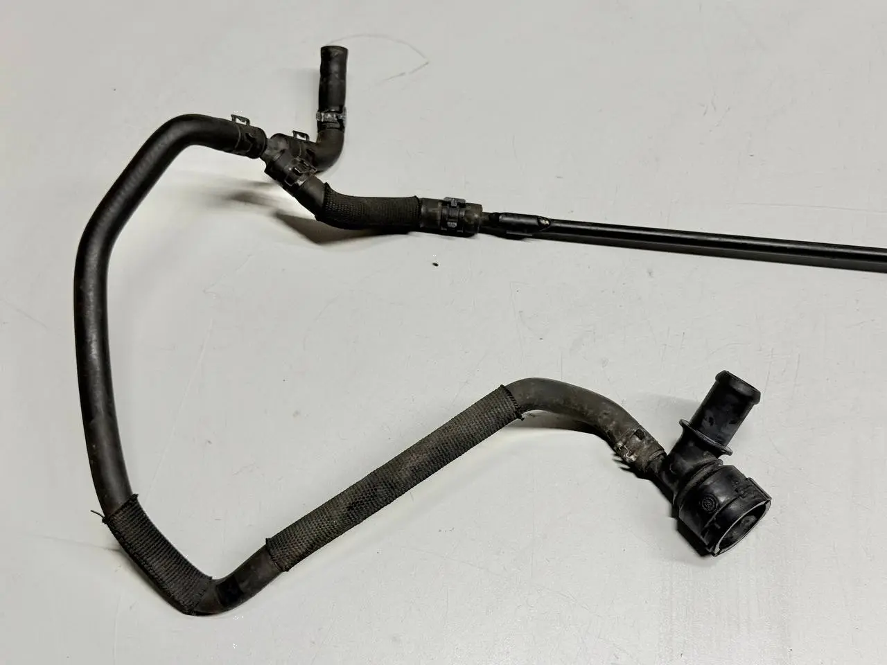 Kühlmittelschlauch Kühlwasserschlauch VW Golf Plus 2005 5M1 1,6 FSI 1K0122447
