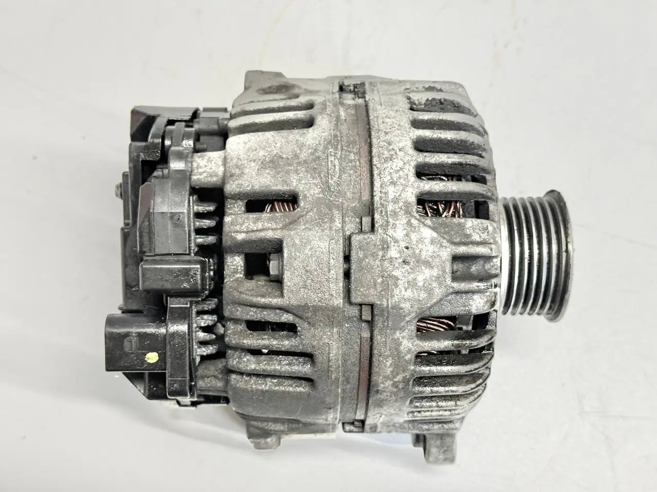 Lichtmaschine Generator Alternator für VW Golf Plus 2005 5M1 1,6 FSI 03C903023D