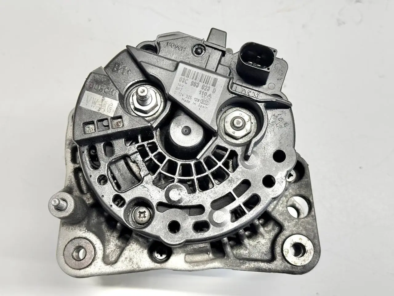 Lichtmaschine Generator Alternator für VW Golf Plus 2005 5M1 1,6 FSI 03C903023D